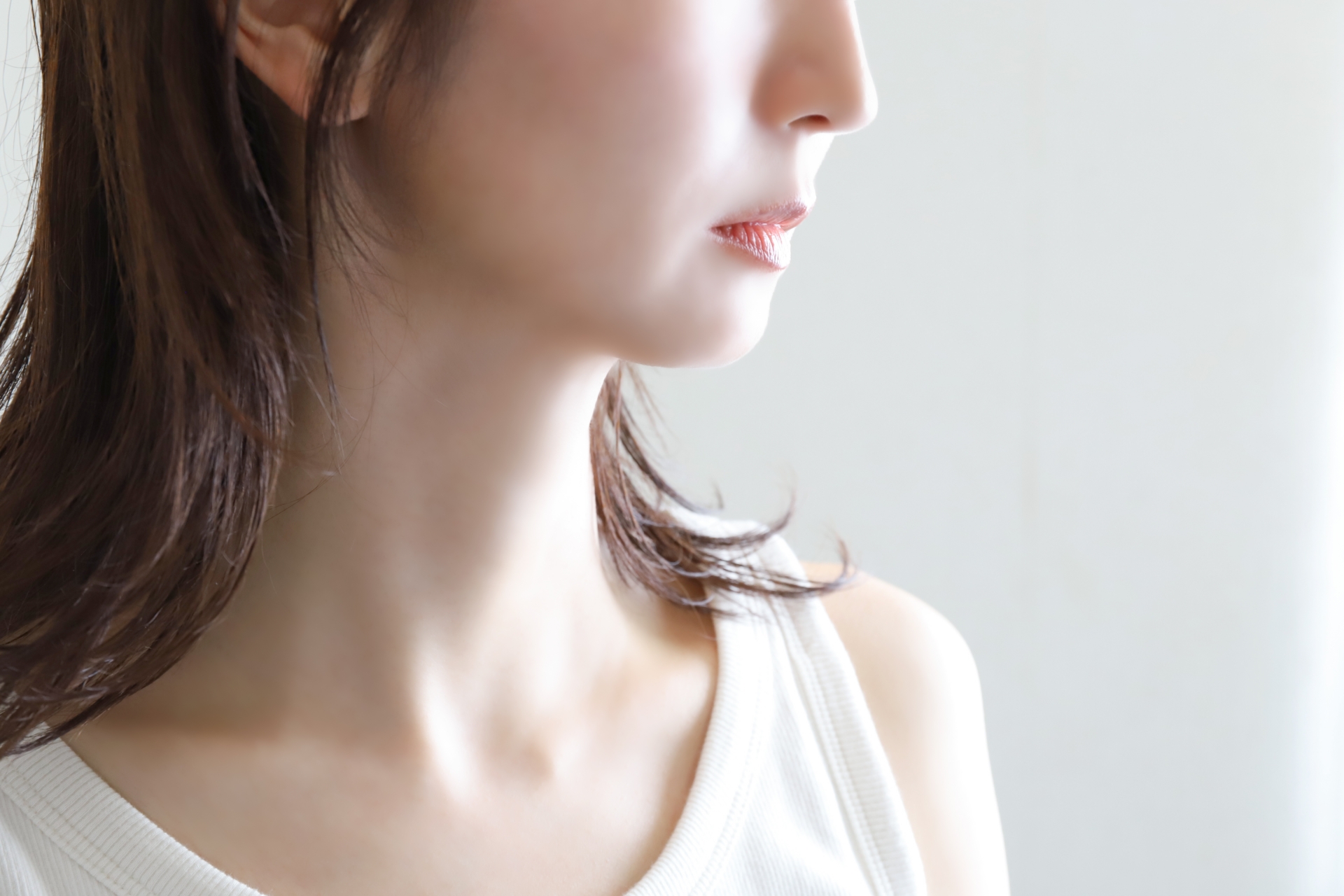 たるみ改善の裏ワザ！顔のたるみを防ぐ5つの簡単ステップ